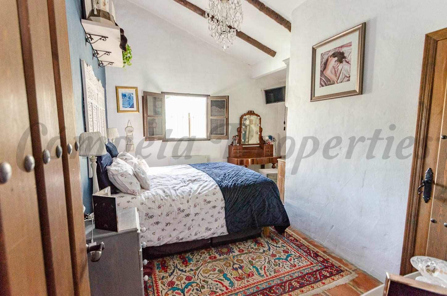 3 chambre Finca/Maison de Campagne à vendre à Archez avec piscine garage - 375 000 € (Ref: 10075713)