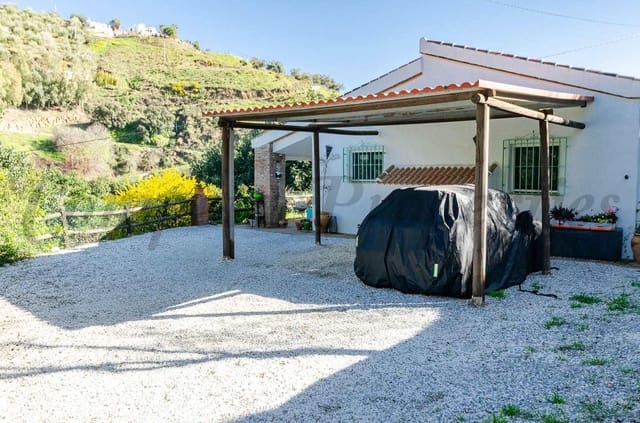 3 chambre Finca/Maison de Campagne à vendre à Archez avec piscine garage - 375 000 € (Ref: 10075713)