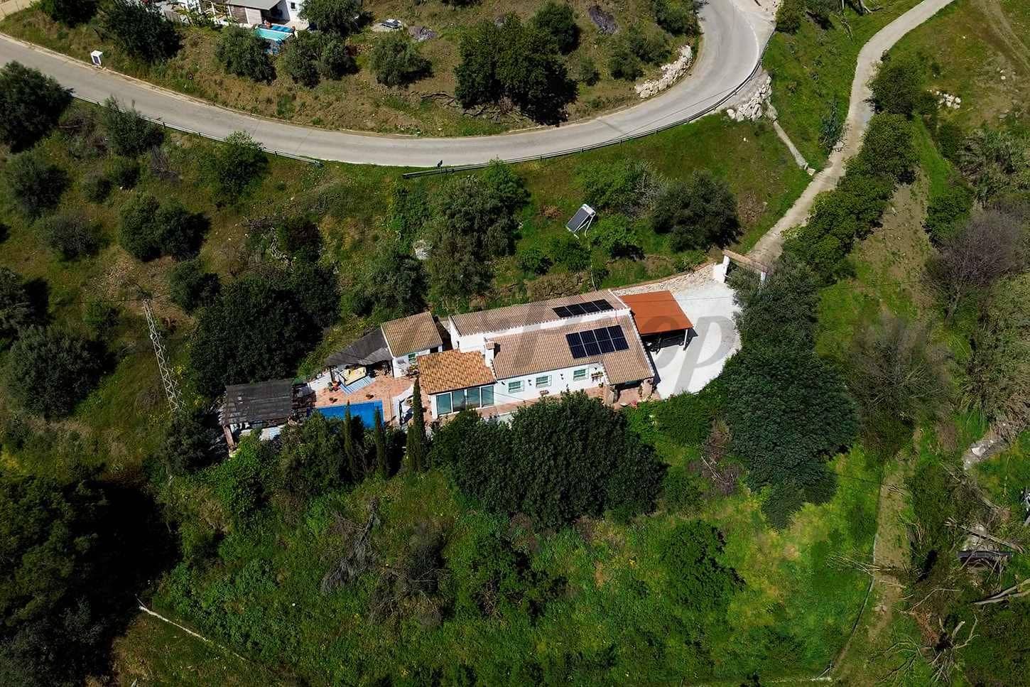 3 chambre Finca/Maison de Campagne à vendre à Archez avec piscine garage - 375 000 € (Ref: 10075713)