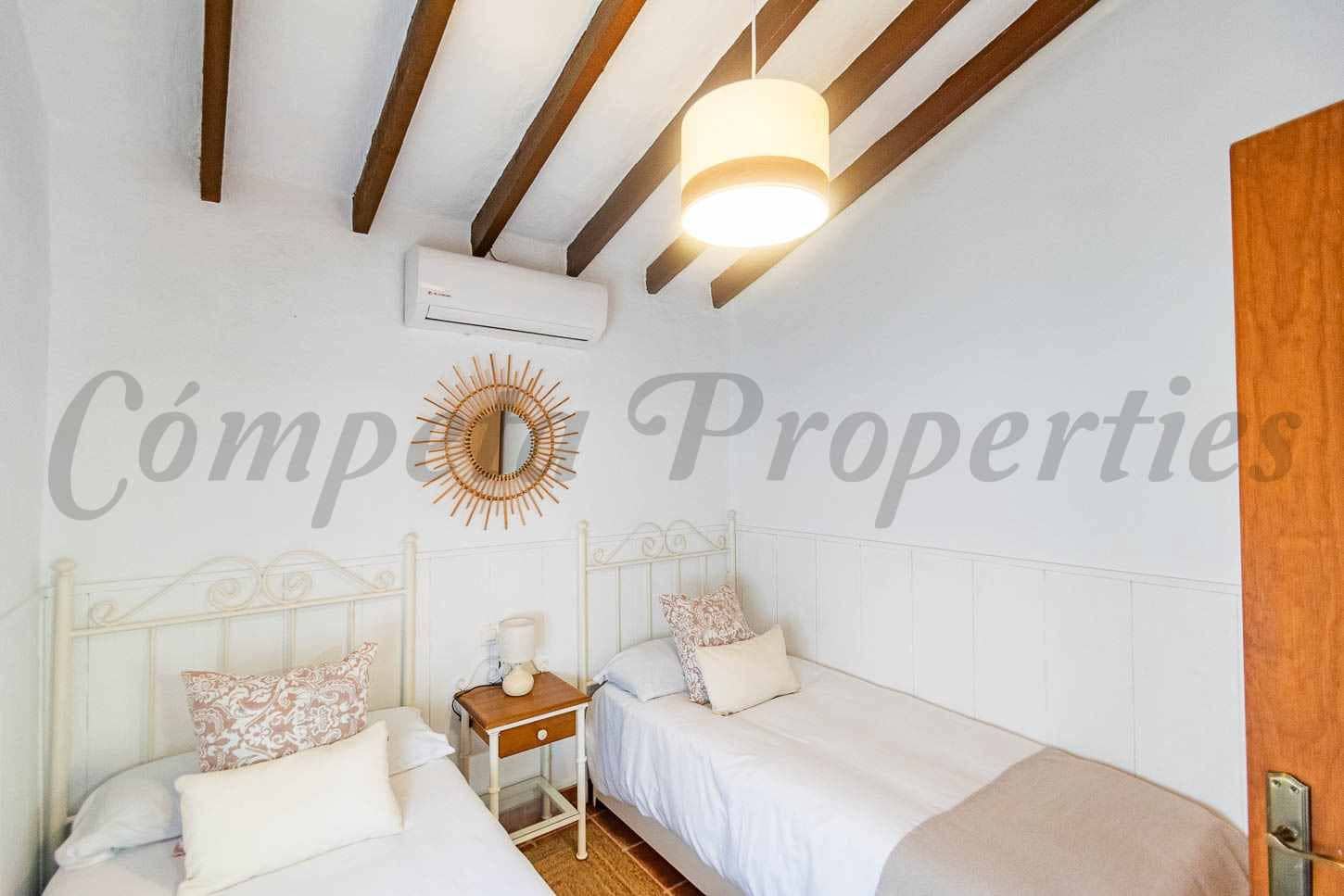 3 soveværelse Finca/Landehus til leje i Torrox med swimmingpool - € 1.500 (Ref: 10075714)