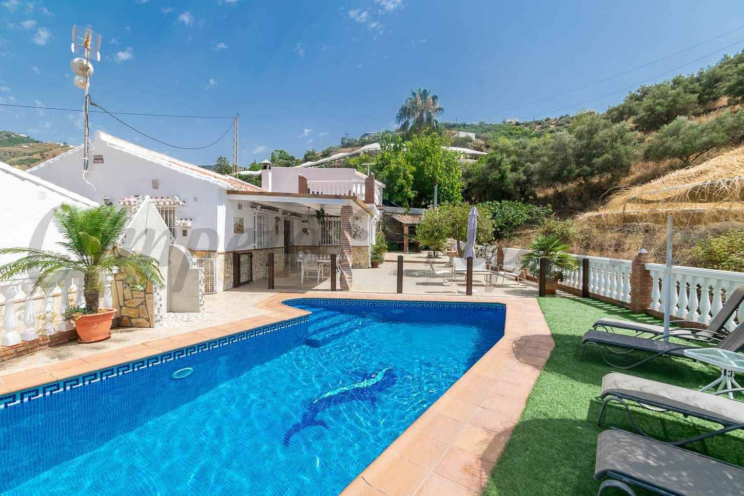 3 soveværelse Finca/Landehus til leje i Torrox med swimmingpool - € 1.500 (Ref: 10075714)
