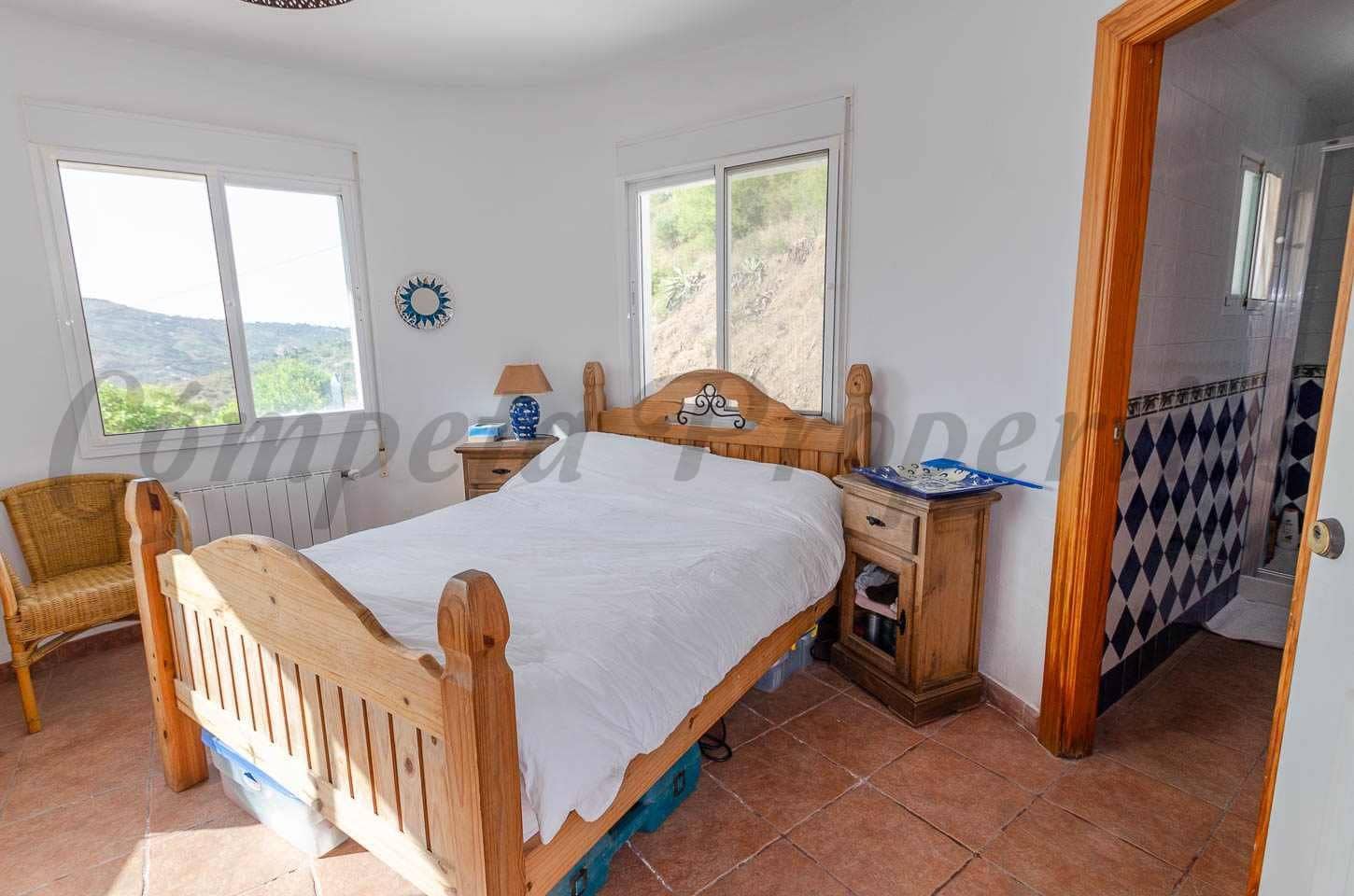 Finca/Casa Rural de 4 habitaciones en Cómpeta en venta con piscina - 399.000 € (Ref: 10075716)