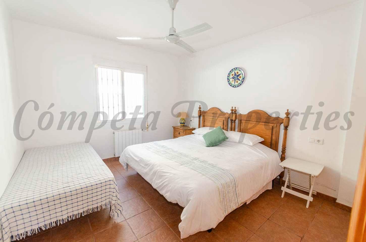 Finca/Casa Rural de 4 habitaciones en Cómpeta en venta con piscina - 399.000 € (Ref: 10075716)