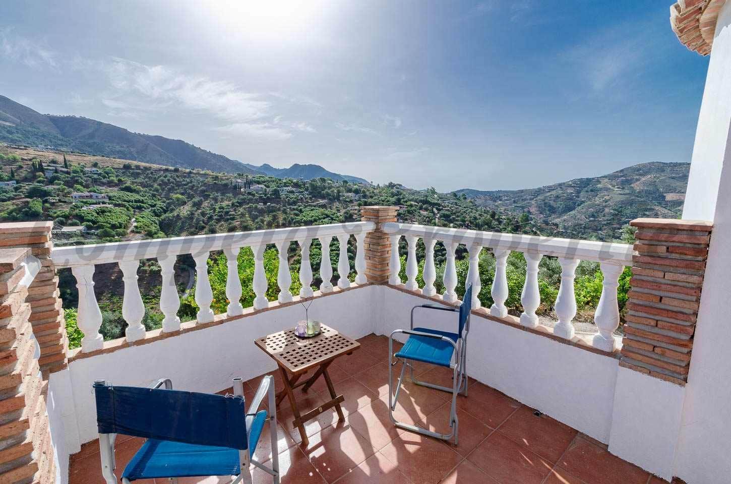 Finca/Casa Rural de 4 habitaciones en Cómpeta en venta con piscina - 399.000 € (Ref: 10075716)