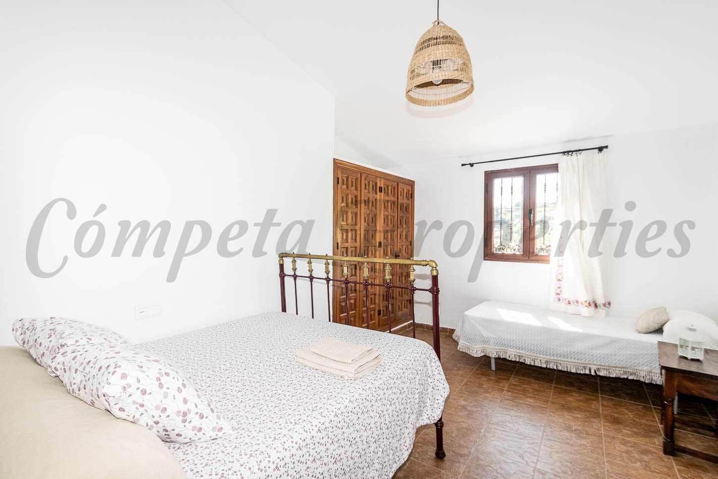 3 soveværelse Finca/Landehus til salg i Torrox med swimmingpool - € 320.000 (Ref: 10075717)
