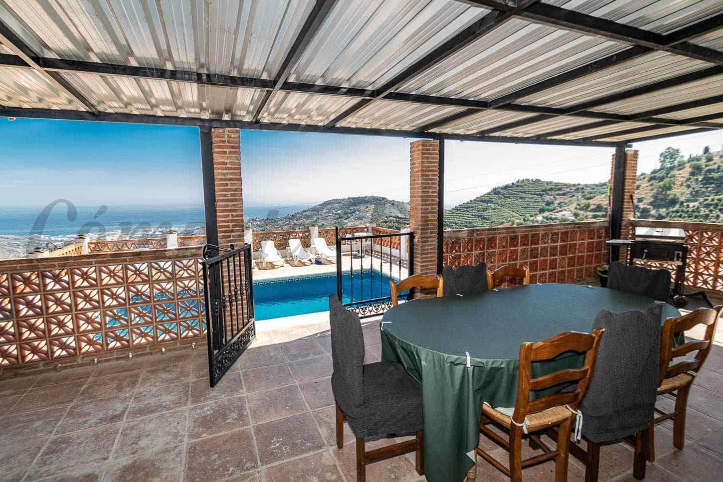 3 soveværelse Finca/Landehus til salg i Torrox med swimmingpool - € 320.000 (Ref: 10075717)