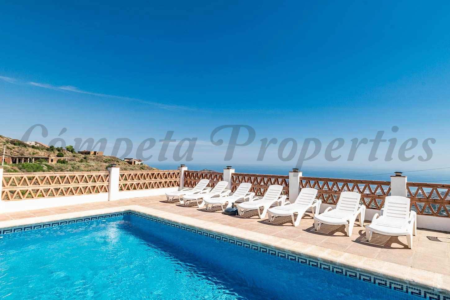3 soveværelse Finca/Landehus til salg i Torrox med swimmingpool - € 320.000 (Ref: 10075717)