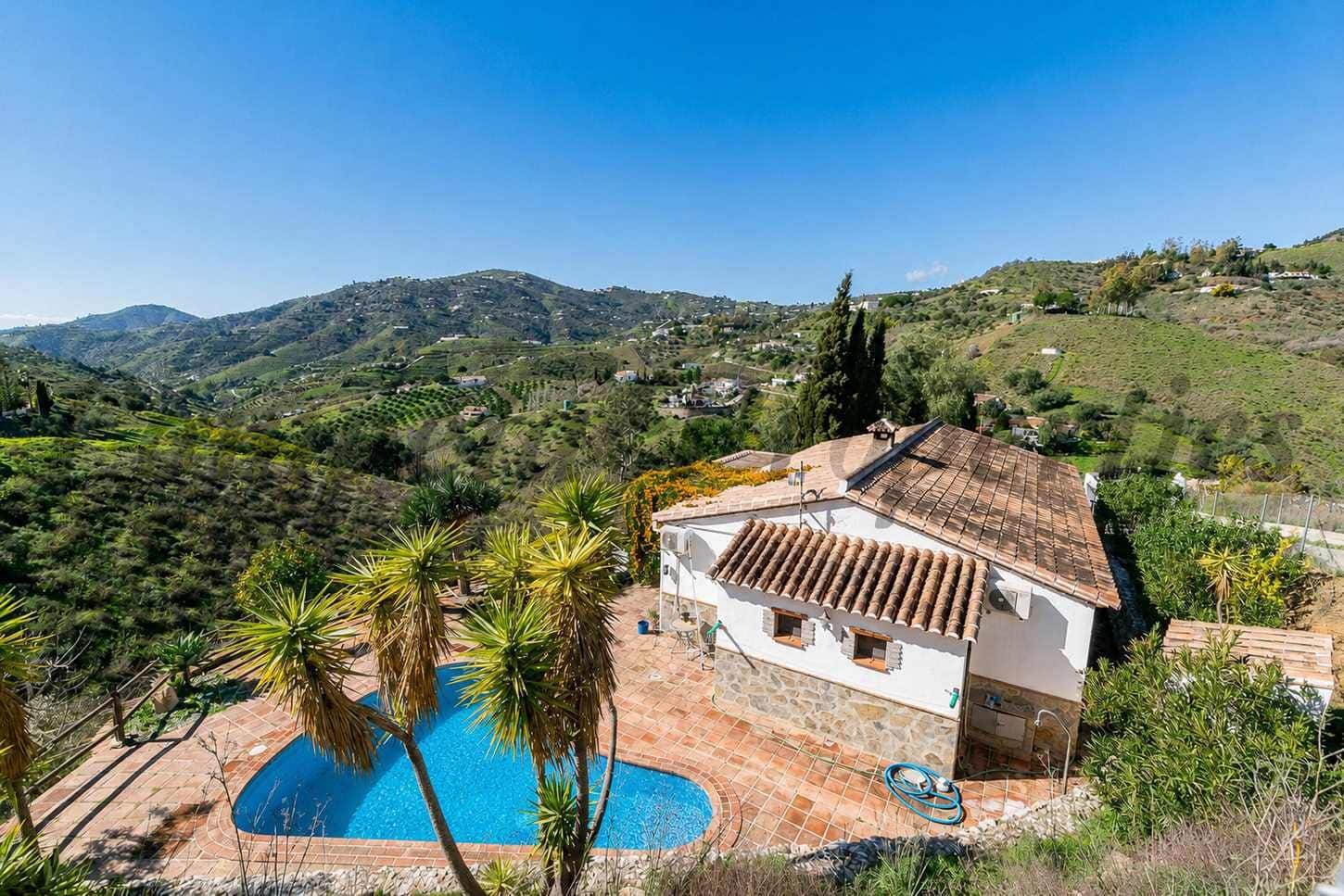 3 camera da letto Finca/Casa di Campagna in vendita in Competa con piscina - 395.000 € (Rif: 10075720)