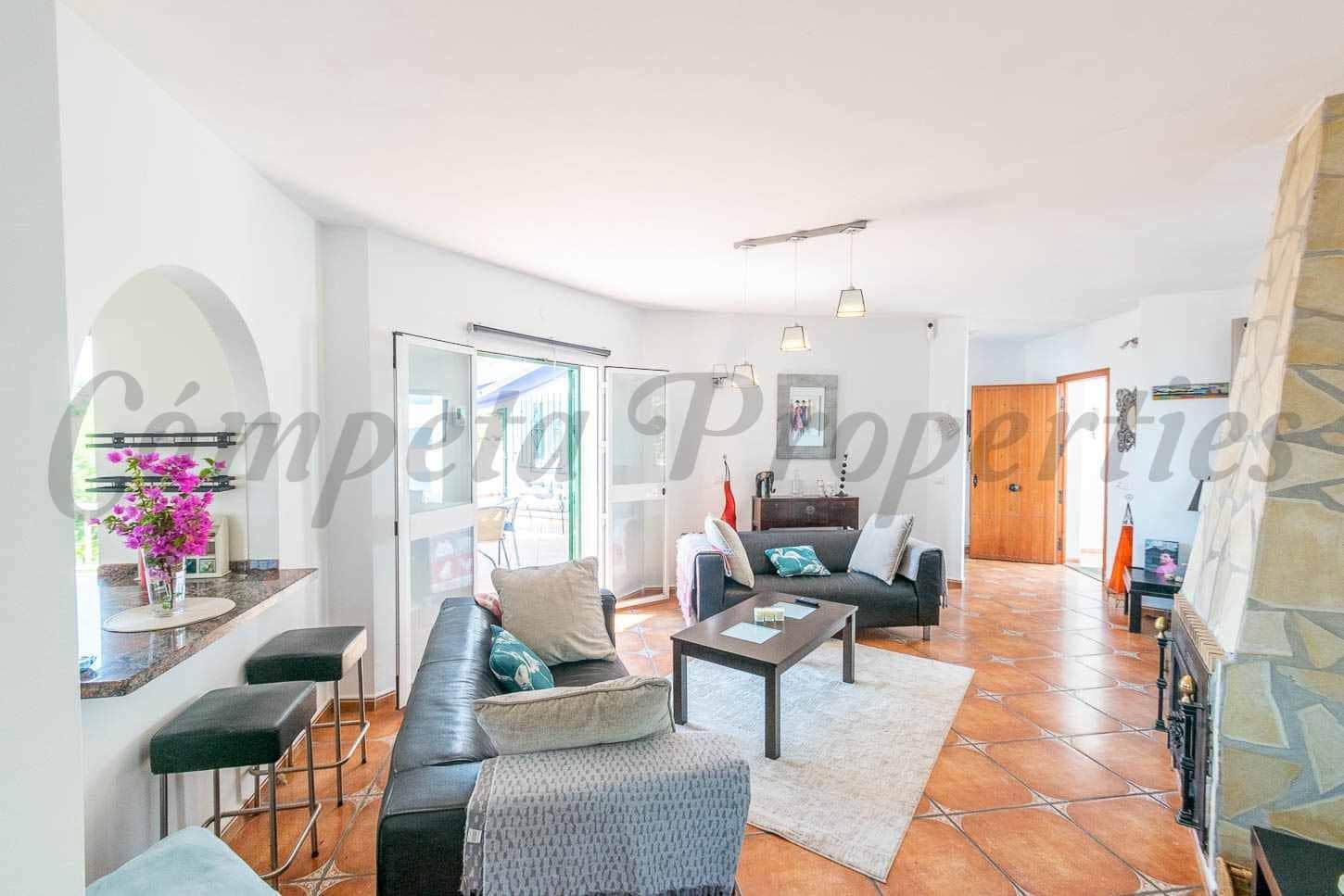 5 slaapkamer Finca/Landhuis te koop in Torrox met zwembad garage - € 595.000 (Ref: 10075721)
