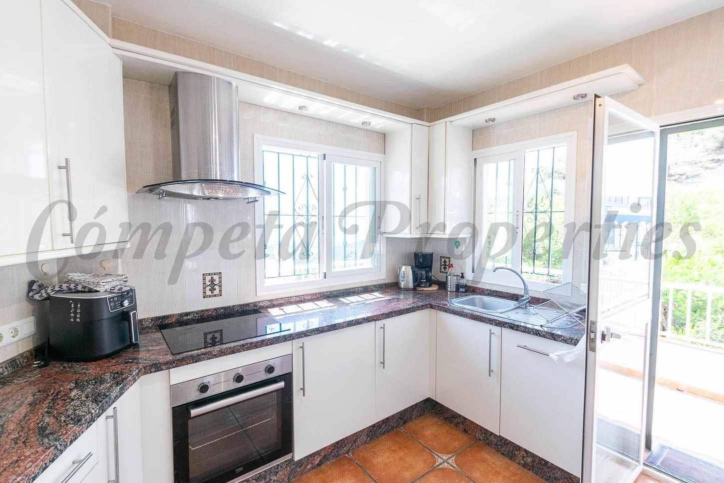5 slaapkamer Finca/Landhuis te koop in Torrox met zwembad garage - € 595.000 (Ref: 10075721)