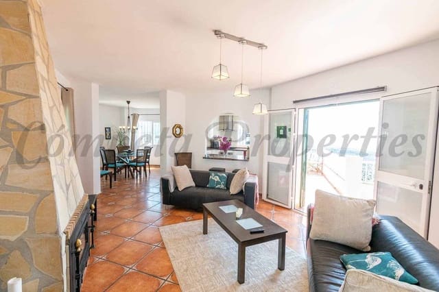 5 makuuhuone Maalaistalo myytävänä paikassa Torrox Pueblo, Torrox mukana uima-altaan 
autotalli - 595 000 € (Ref: 10075721)