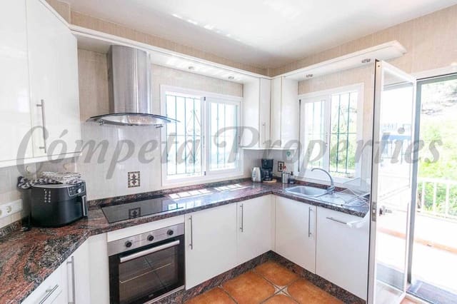 5 makuuhuone Maalaistalo myytävänä paikassa Torrox Pueblo, Torrox mukana uima-altaan 
autotalli - 595 000 € (Ref: 10075721)