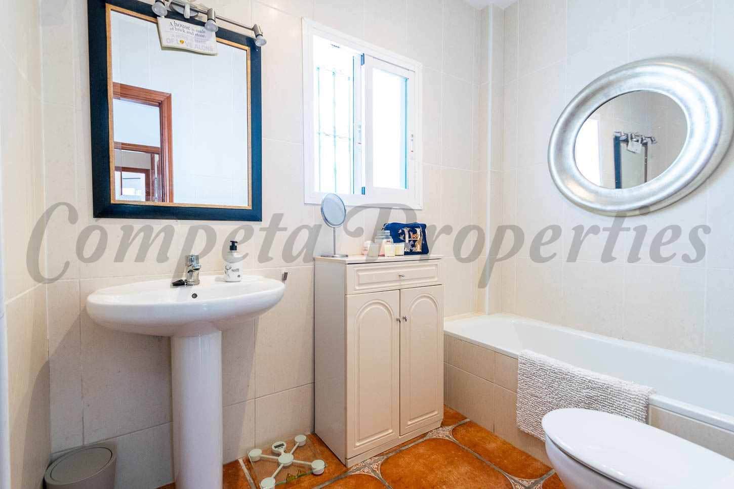 5 slaapkamer Finca/Landhuis te koop in Torrox met zwembad garage - € 595.000 (Ref: 10075721)