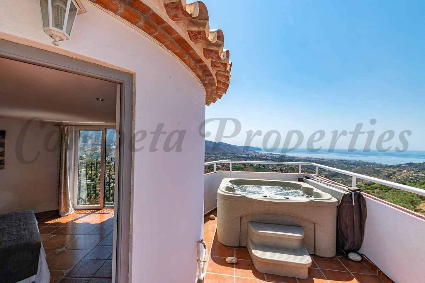 5 slaapkamer Finca/Landhuis te koop in Torrox met zwembad garage - € 595.000 (Ref: 10075721)