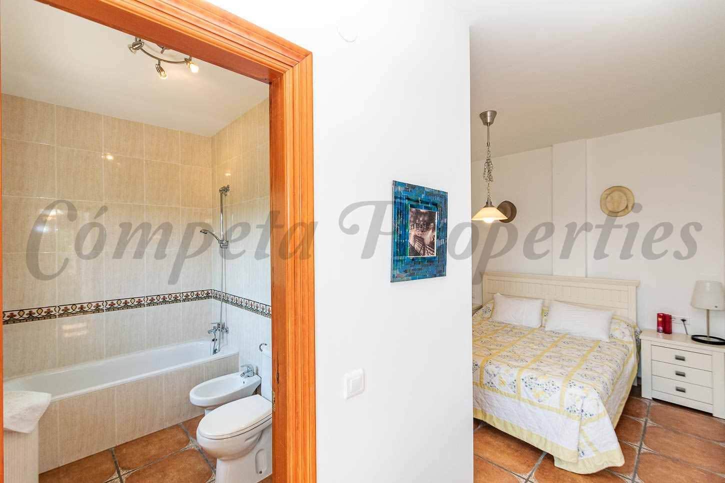 5 slaapkamer Finca/Landhuis te koop in Torrox met zwembad garage - € 595.000 (Ref: 10075721)