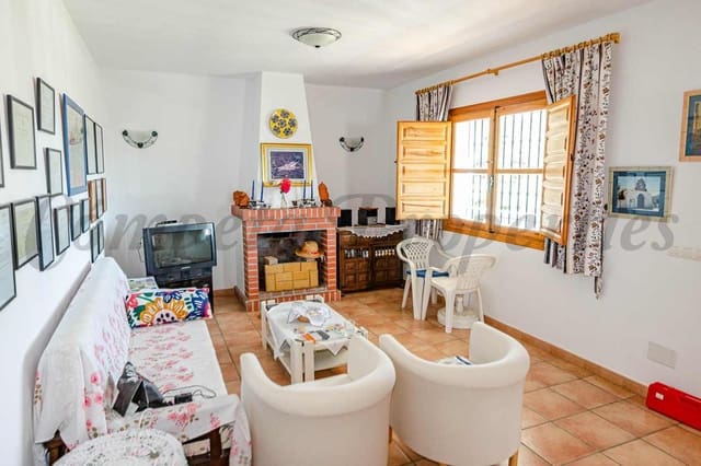 2 slaapkamer Finca/Landhuis te koop in Canillas de Albaida met garage - € 289.700 (Ref: 10075722)