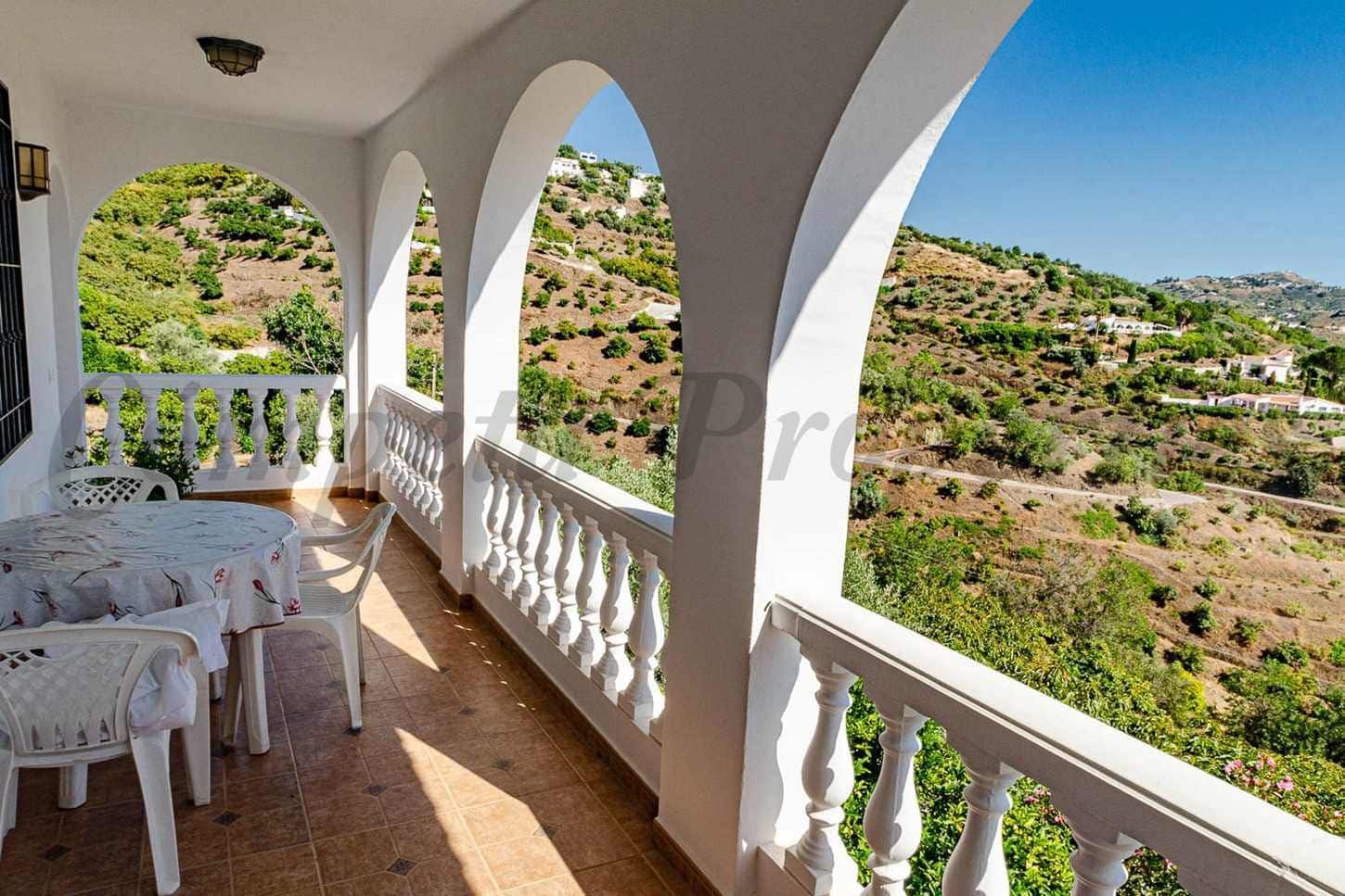 2 soveværelse Finca/Landehus til salg i Canillas de Albaida med garage - € 289.700 (Ref: 10075722)