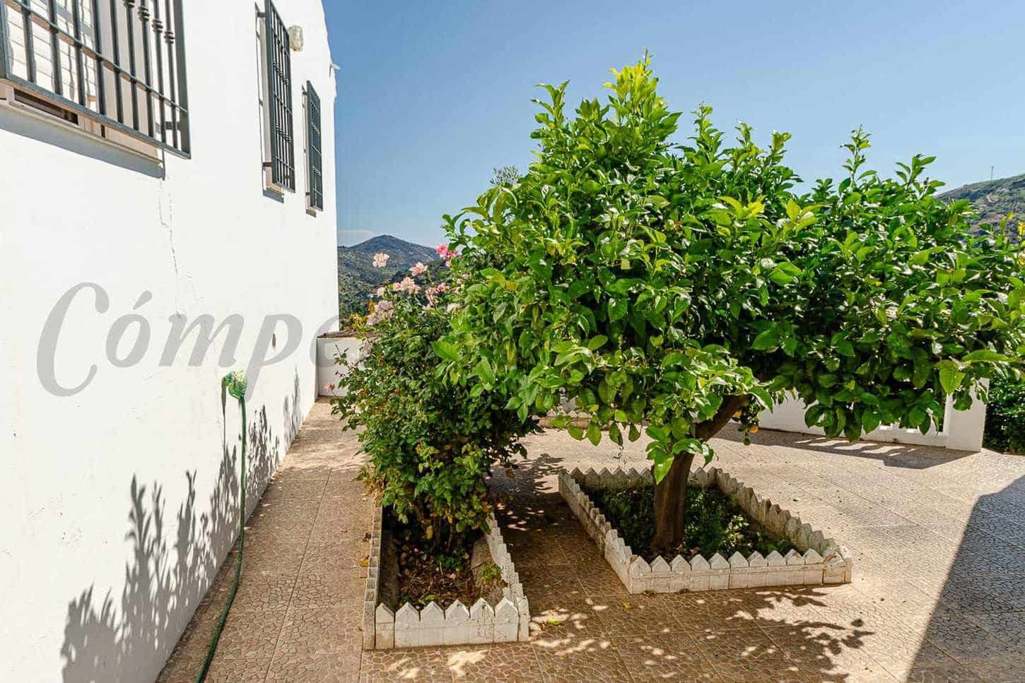 2 soveværelse Finca/Landehus til salg i Canillas de Albaida med garage - € 289.700 (Ref: 10075722)