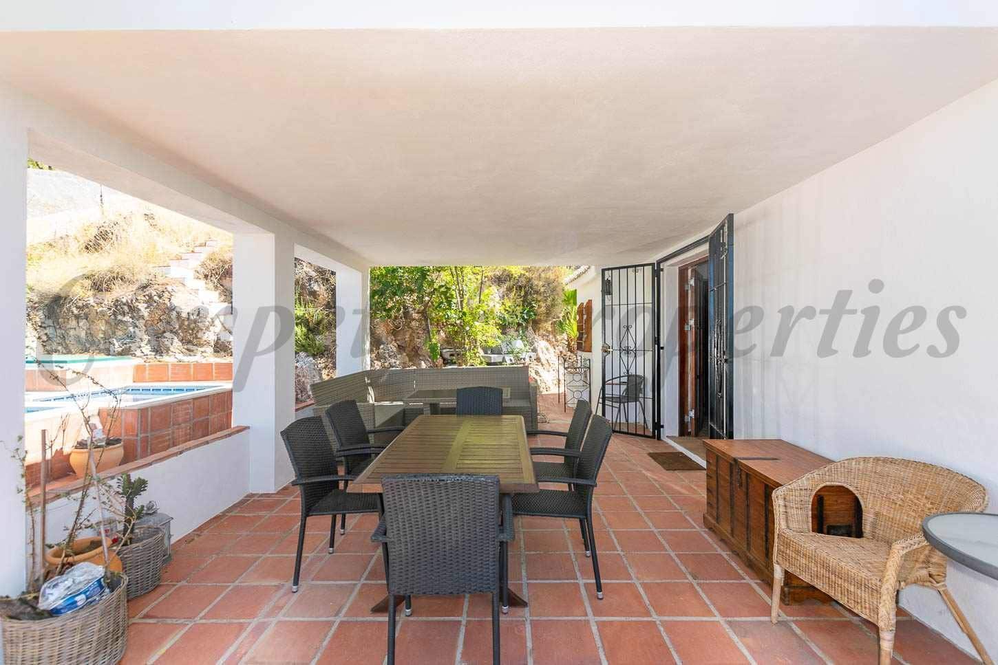4 bedroom Finca/Country House for sale in Competa with pool - € 419,000 (Ref: 10075726)