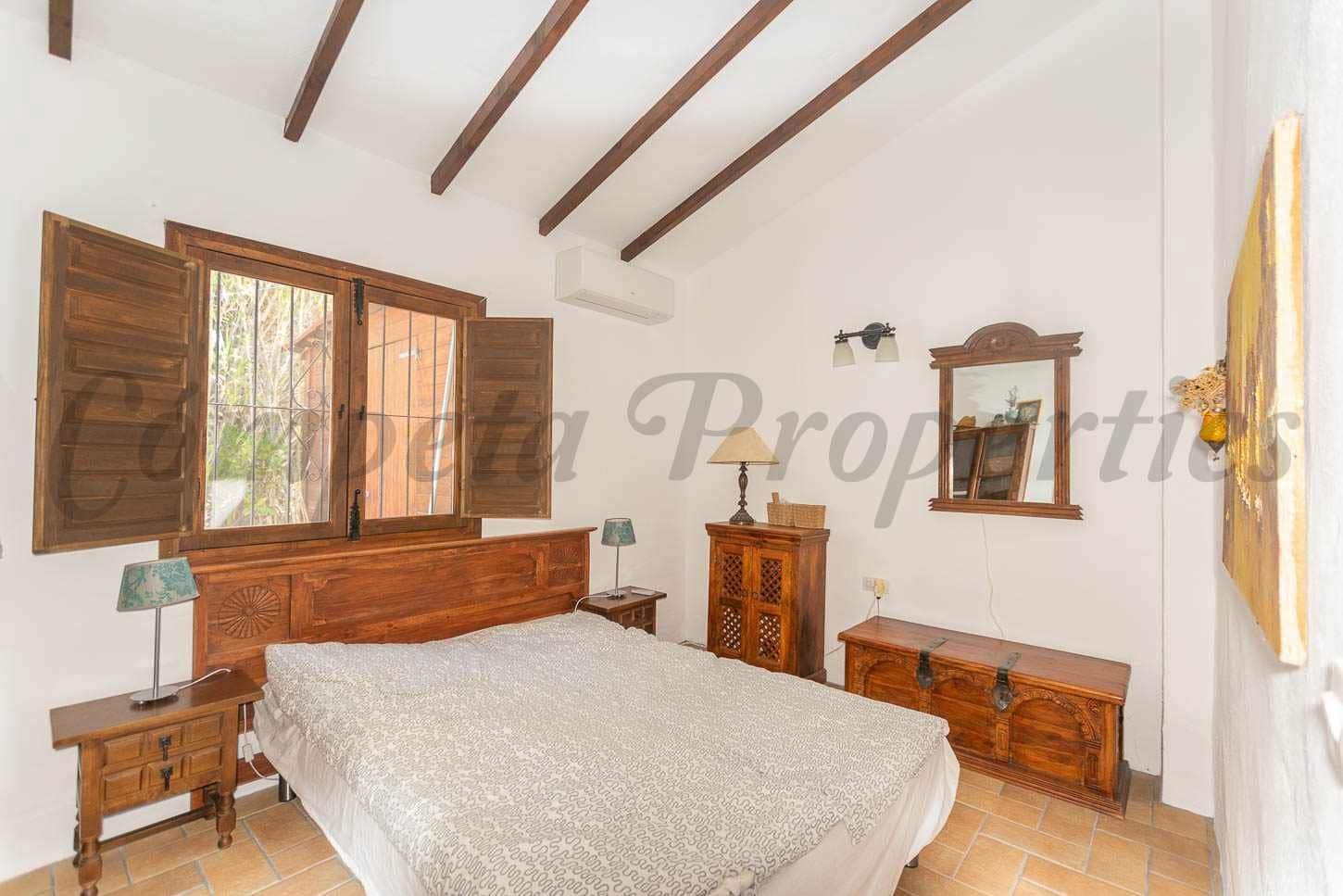 4 bedroom Finca/Country House for sale in Competa with pool - € 419,000 (Ref: 10075726)