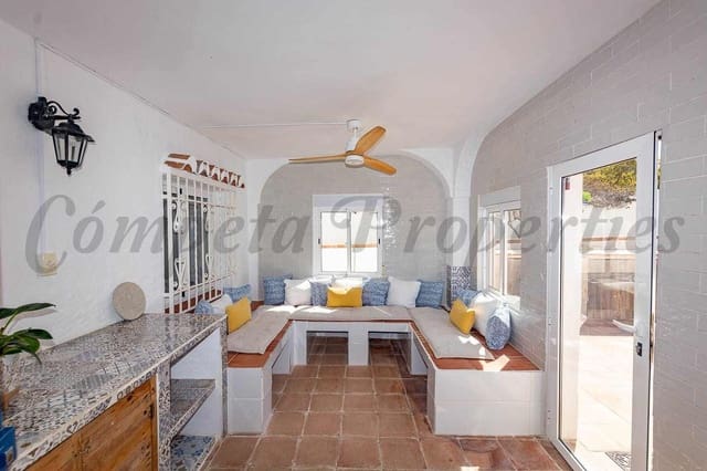 4 sypialnia Finka/Dom wiejski na sprzedaż w Nerja z basenem garażem - 995 000 € (Ref: 10075732)