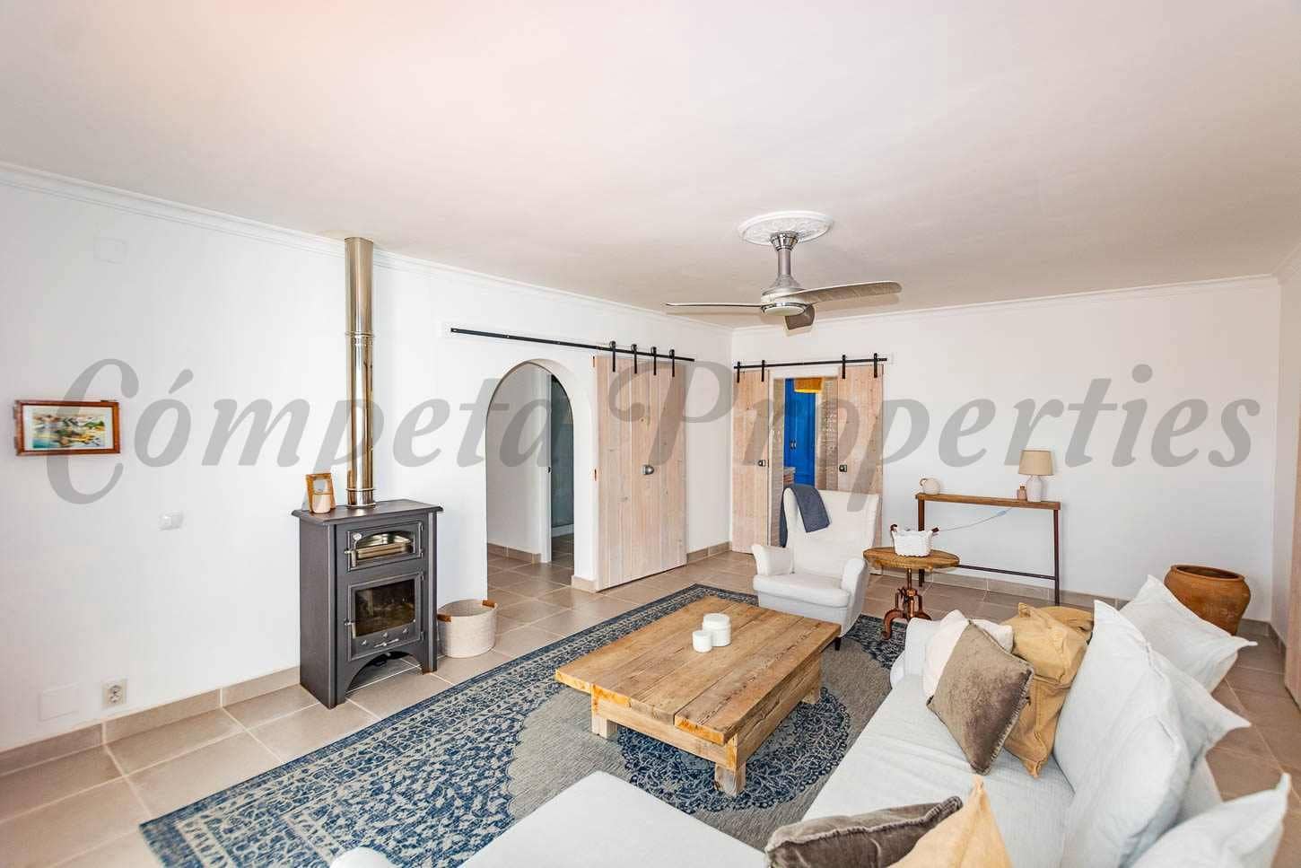4 sypialnia Finka/Dom wiejski na sprzedaż w Nerja z basenem garażem - 995 000 € (Ref: 10075732)