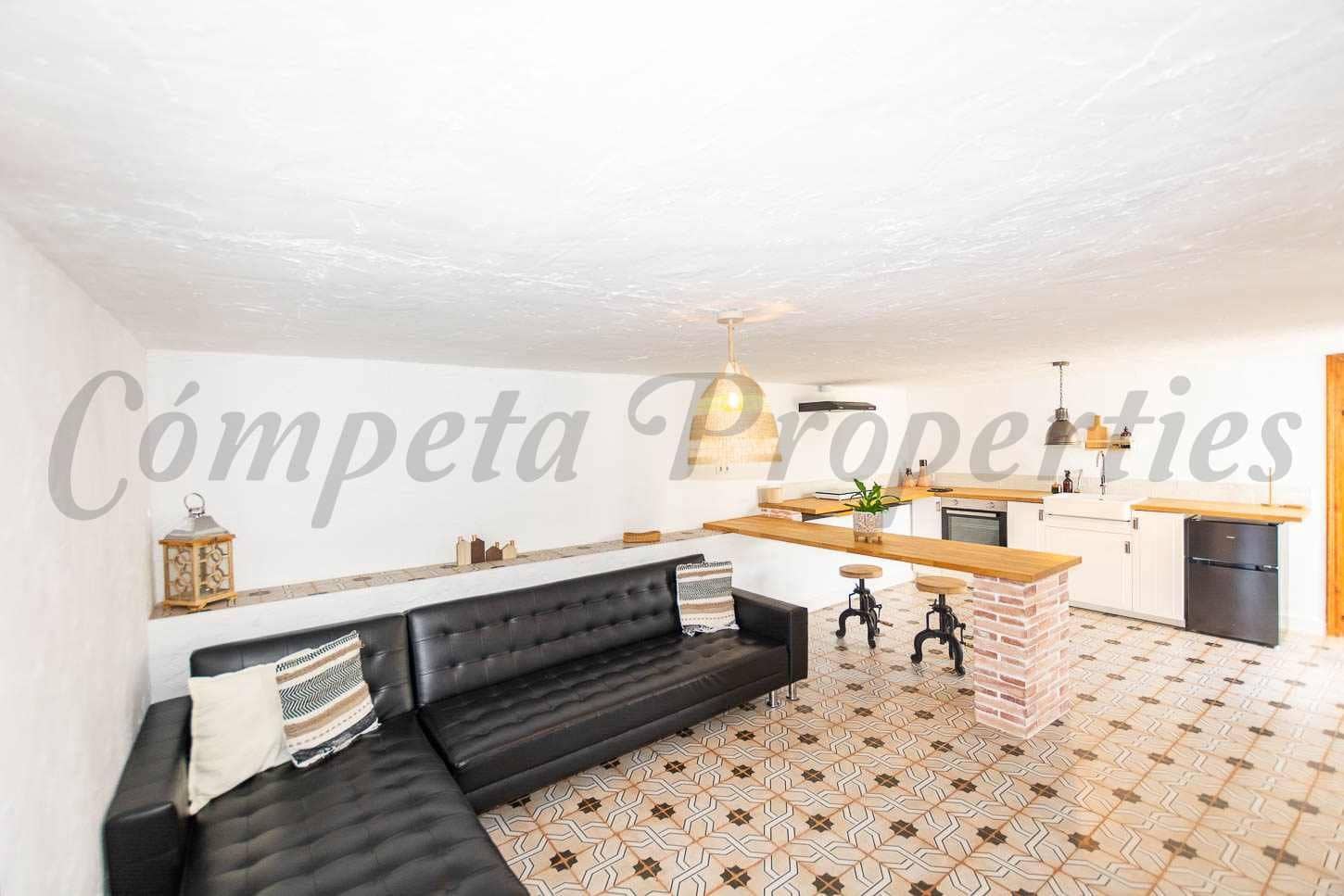 4 sypialnia Finka/Dom wiejski na sprzedaż w Nerja z basenem garażem - 995 000 € (Ref: 10075732)