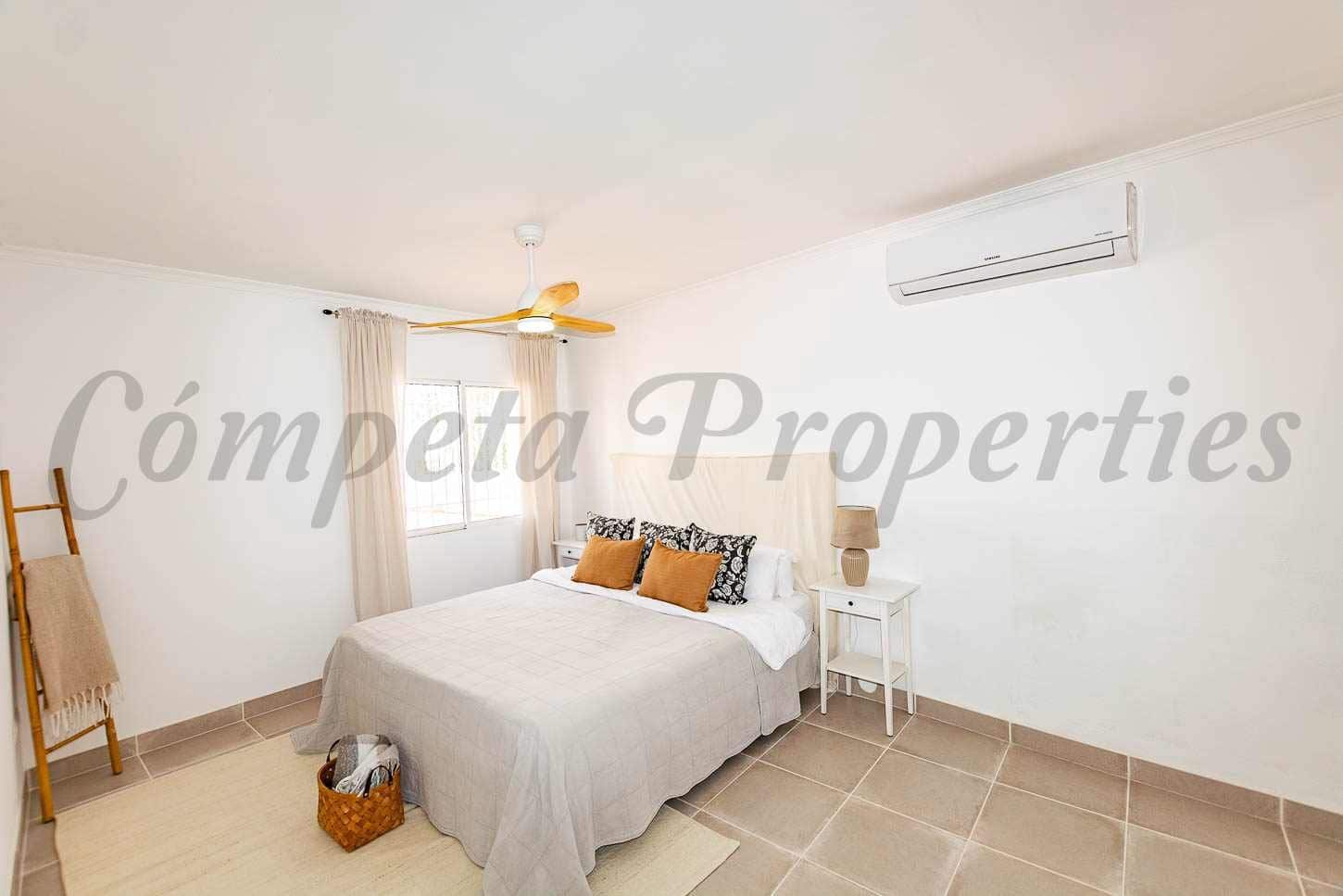 4 sypialnia Finka/Dom wiejski na sprzedaż w Nerja z basenem garażem - 995 000 € (Ref: 10075732)