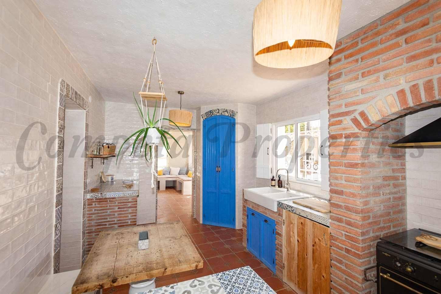 4 sypialnia Finka/Dom wiejski na sprzedaż w Nerja z basenem garażem - 995 000 € (Ref: 10075732)