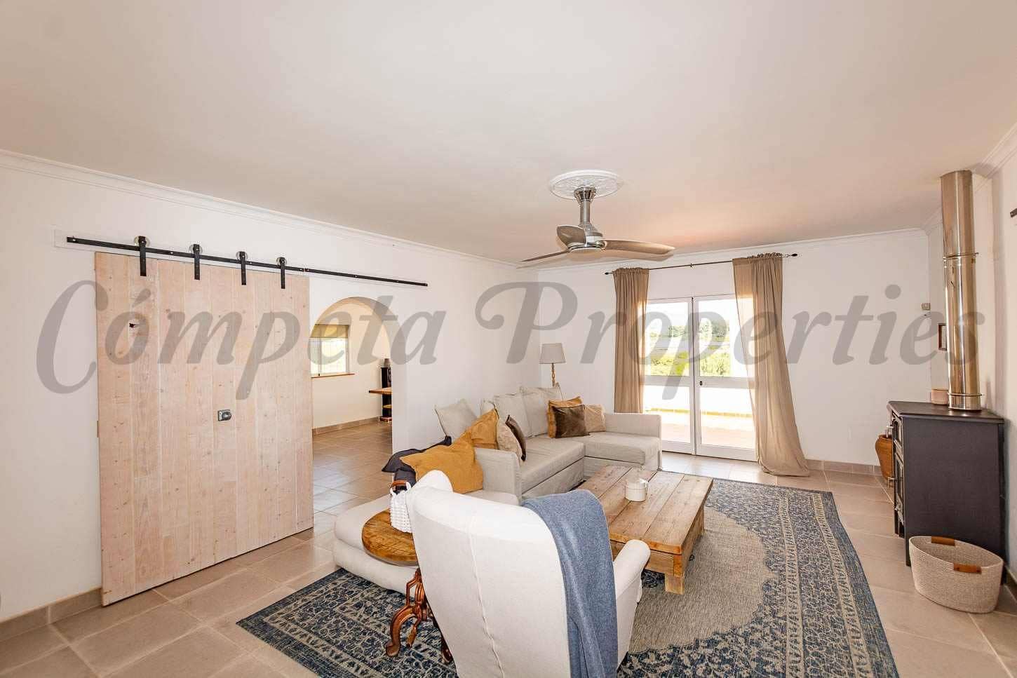 4 sypialnia Finka/Dom wiejski na sprzedaż w Nerja z basenem garażem - 995 000 € (Ref: 10075732)