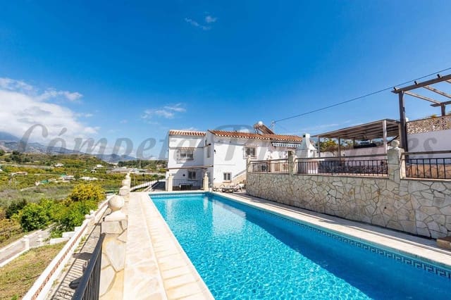 4 sypialnia Finka/Dom wiejski na sprzedaż w Nerja z basenem garażem - 995 000 € (Ref: 10075732)
