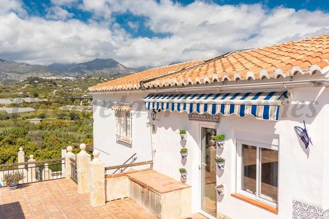 4 sypialnia Finka/Dom wiejski na sprzedaż w Nerja z basenem garażem - 995 000 € (Ref: 10075732)