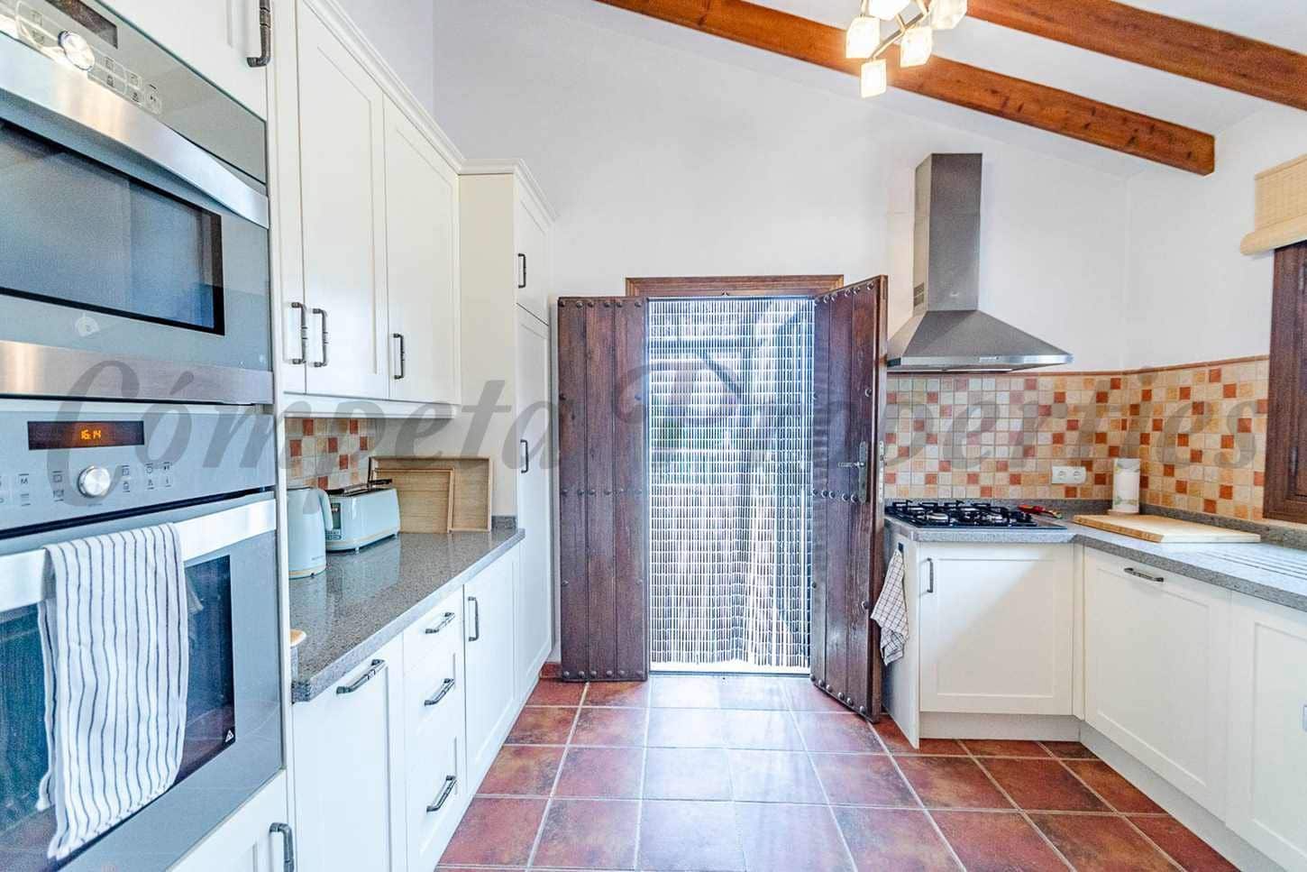 2 sovrum Finca/Hus på landet för semesterbostäder i Archez med pool garage - 1 150 € (Ref: 10075734)
