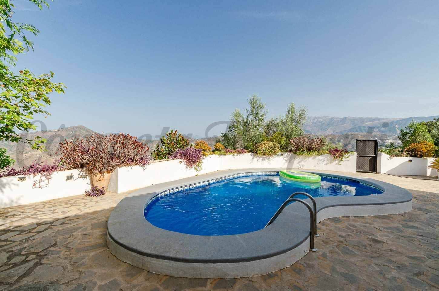 4 soveværelse Finca/Landehus til salg i Sayalonga med swimmingpool garage - € 480.000 (Ref: 10075735)