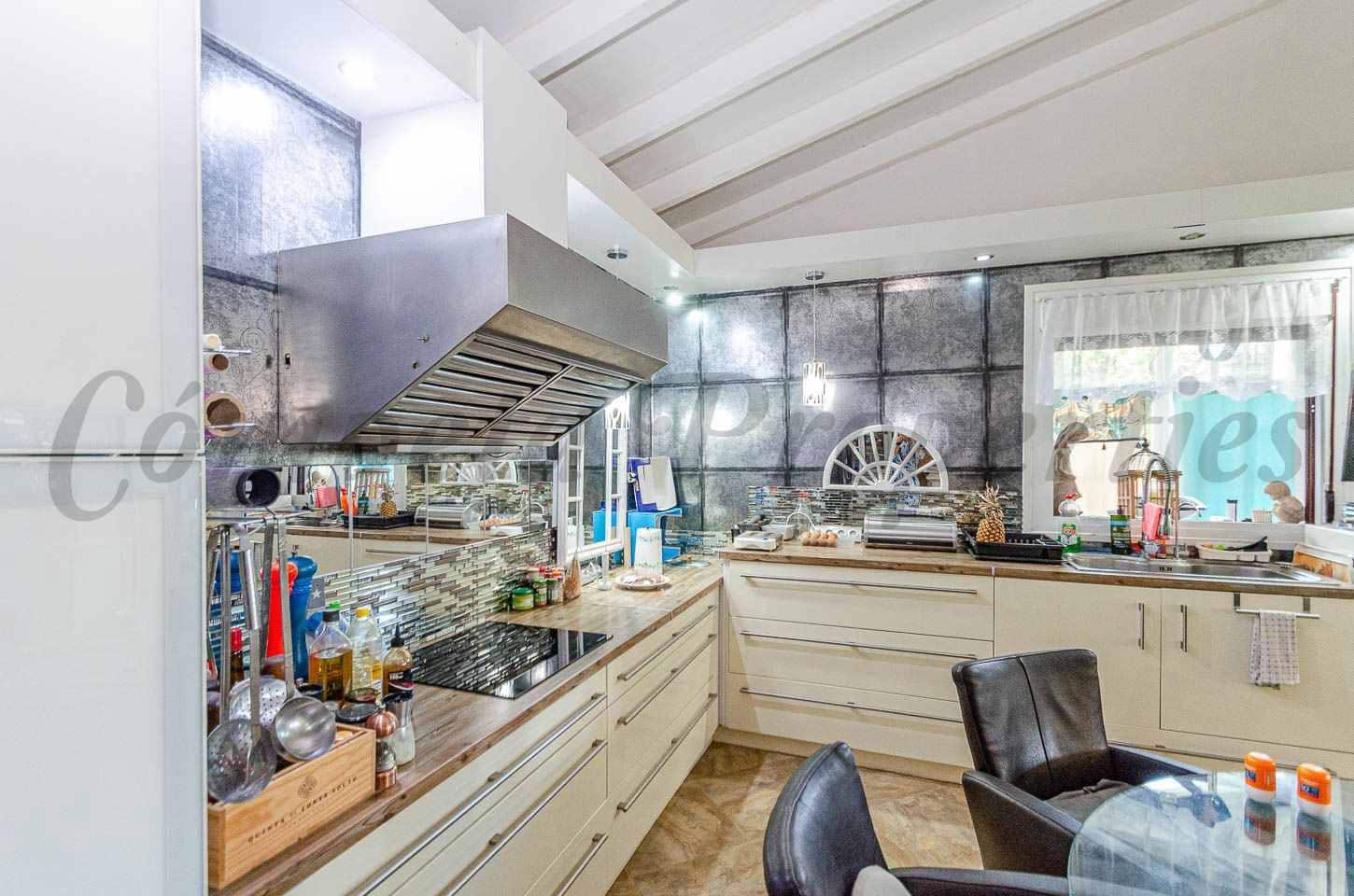3 quarto Quinta/Casa Rural para venda em Arenas com piscina garagem - 439 000 € (Ref: 10075740)