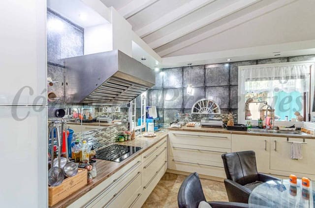 3 quarto Quinta/Casa Rural para venda em Arenas com piscina garagem - 439 000 € (Ref: 10075740)