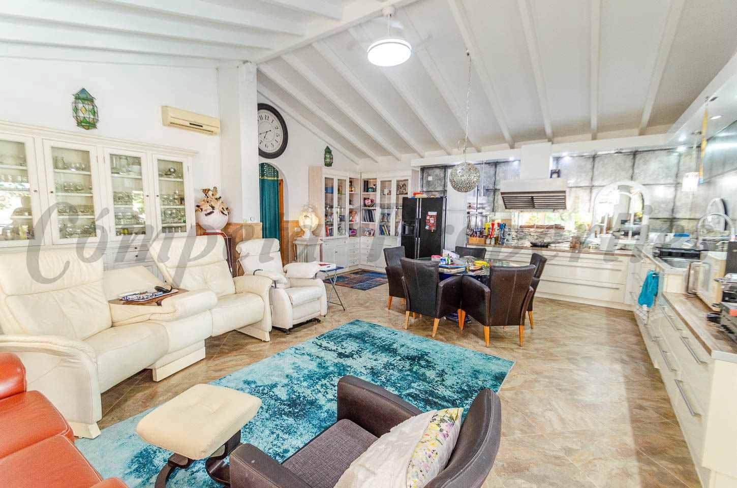 3 quarto Quinta/Casa Rural para venda em Arenas com piscina garagem - 439 000 € (Ref: 10075740)
