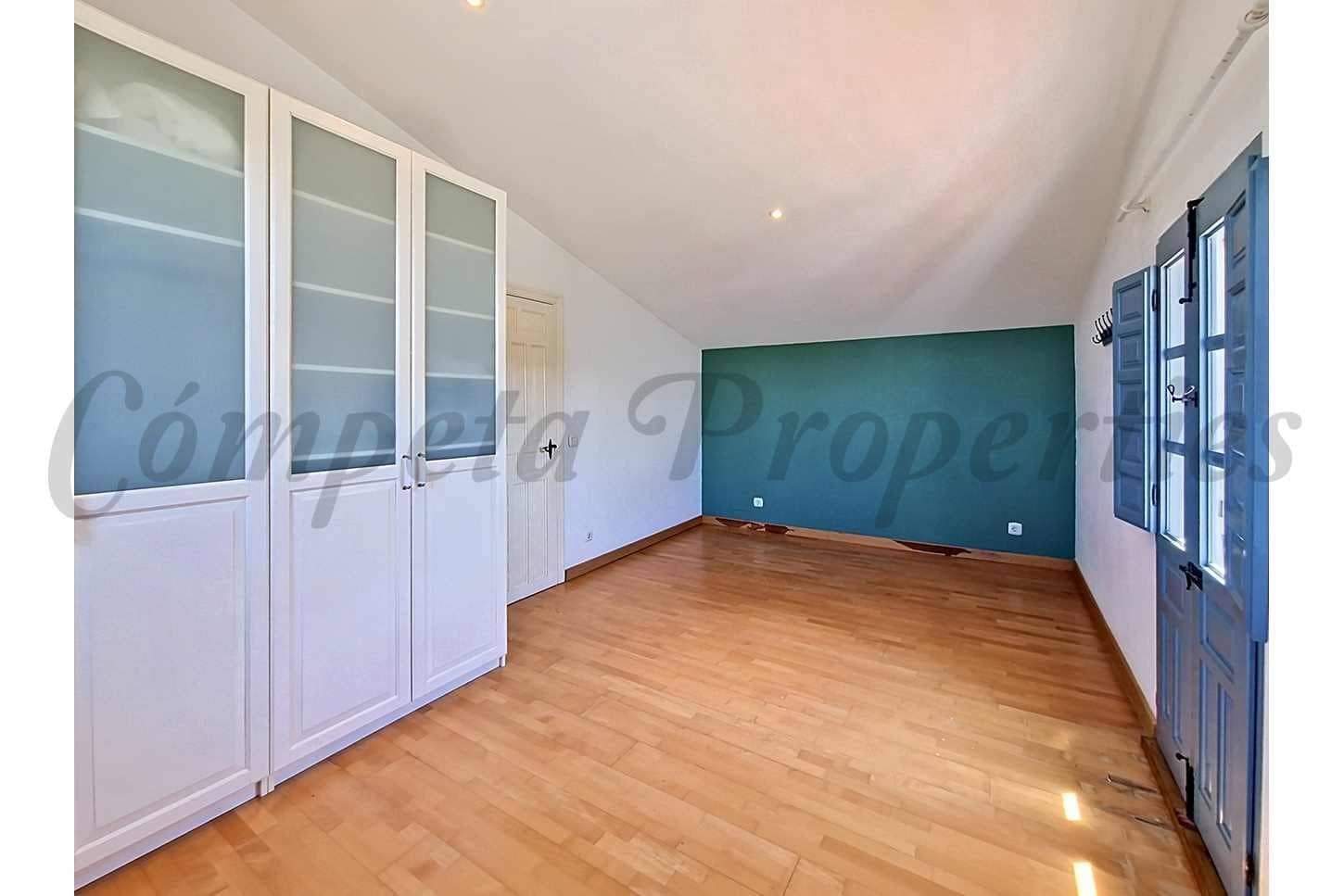4 sypialnia Finka/Dom wiejski na sprzedaż w Velez-Malaga z basenem garażem - 595 000 € (Ref: 10075741)