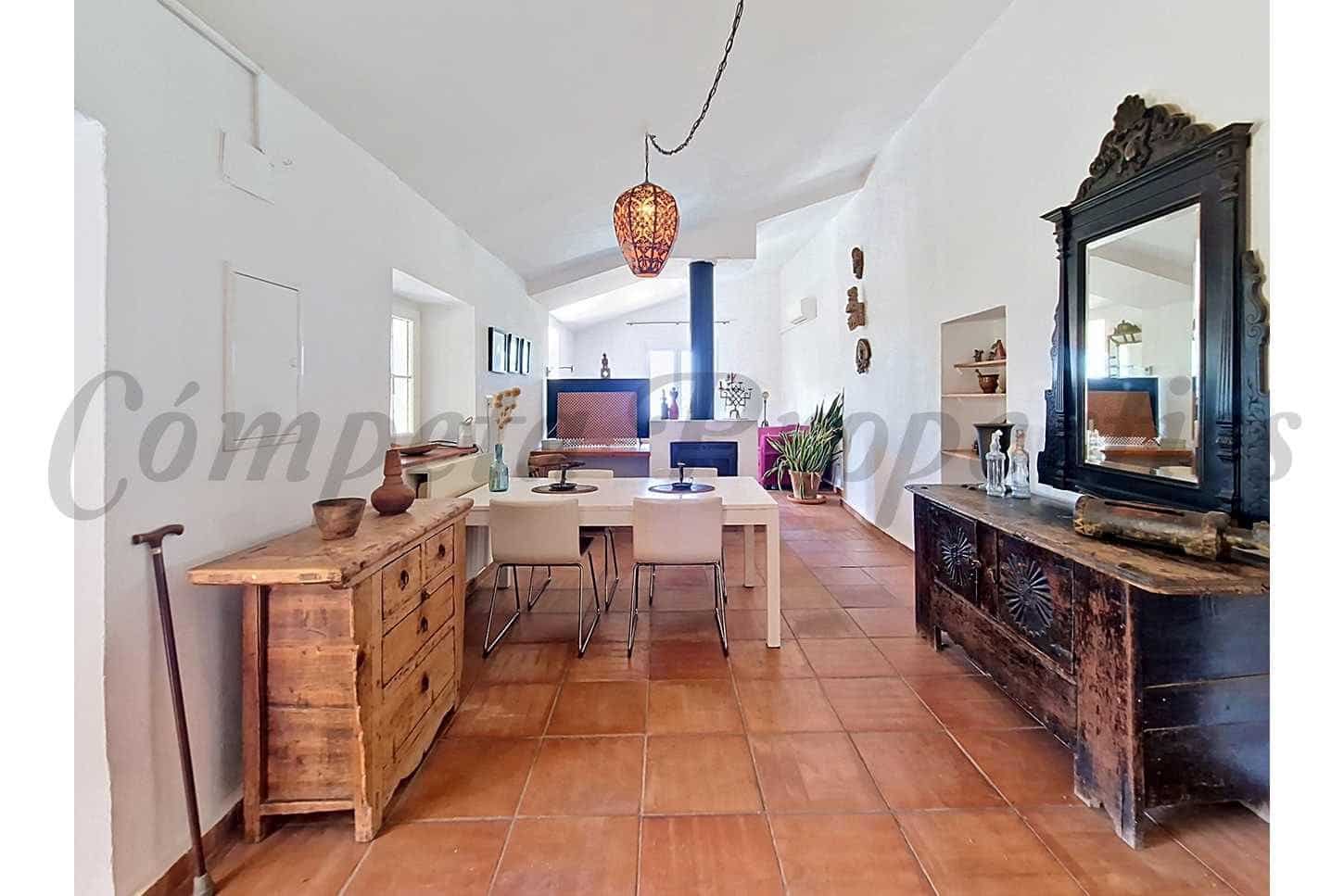 4 sypialnia Finka/Dom wiejski na sprzedaż w Velez-Malaga z basenem garażem - 595 000 € (Ref: 10075741)