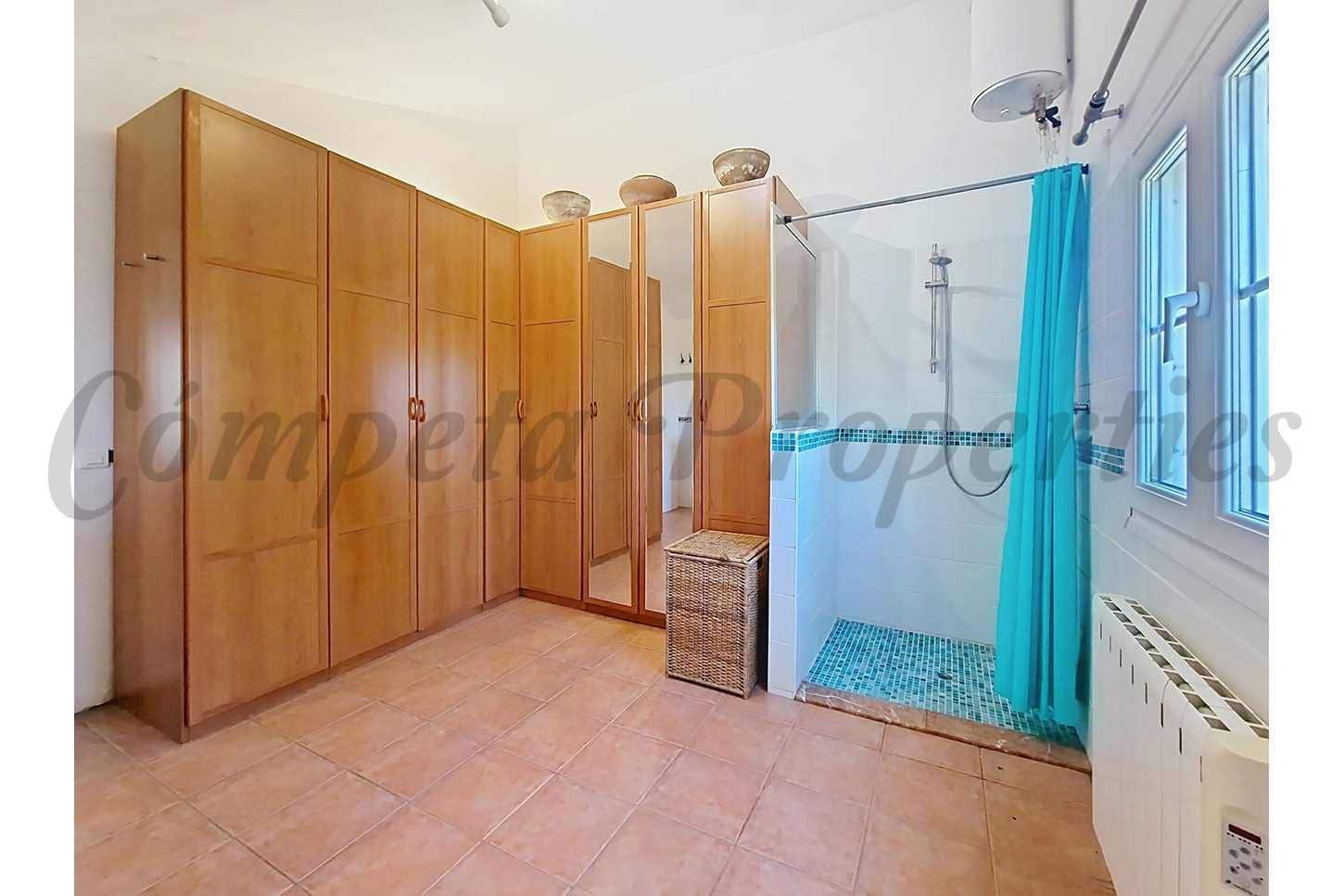 4 sypialnia Finka/Dom wiejski na sprzedaż w Velez-Malaga z basenem garażem - 595 000 € (Ref: 10075741)