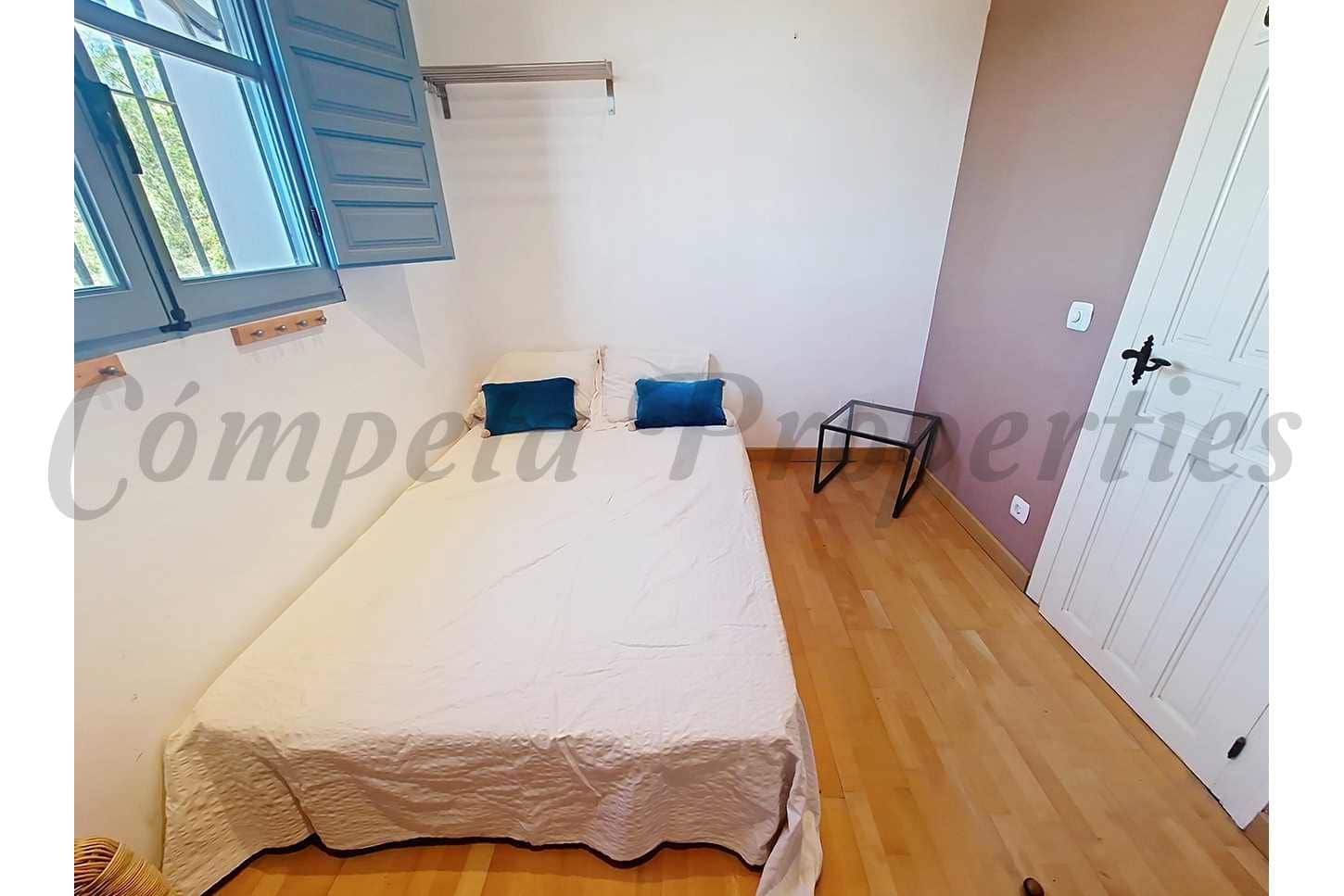 4 sypialnia Finka/Dom wiejski na sprzedaż w Velez-Malaga z basenem garażem - 595 000 € (Ref: 10075741)
