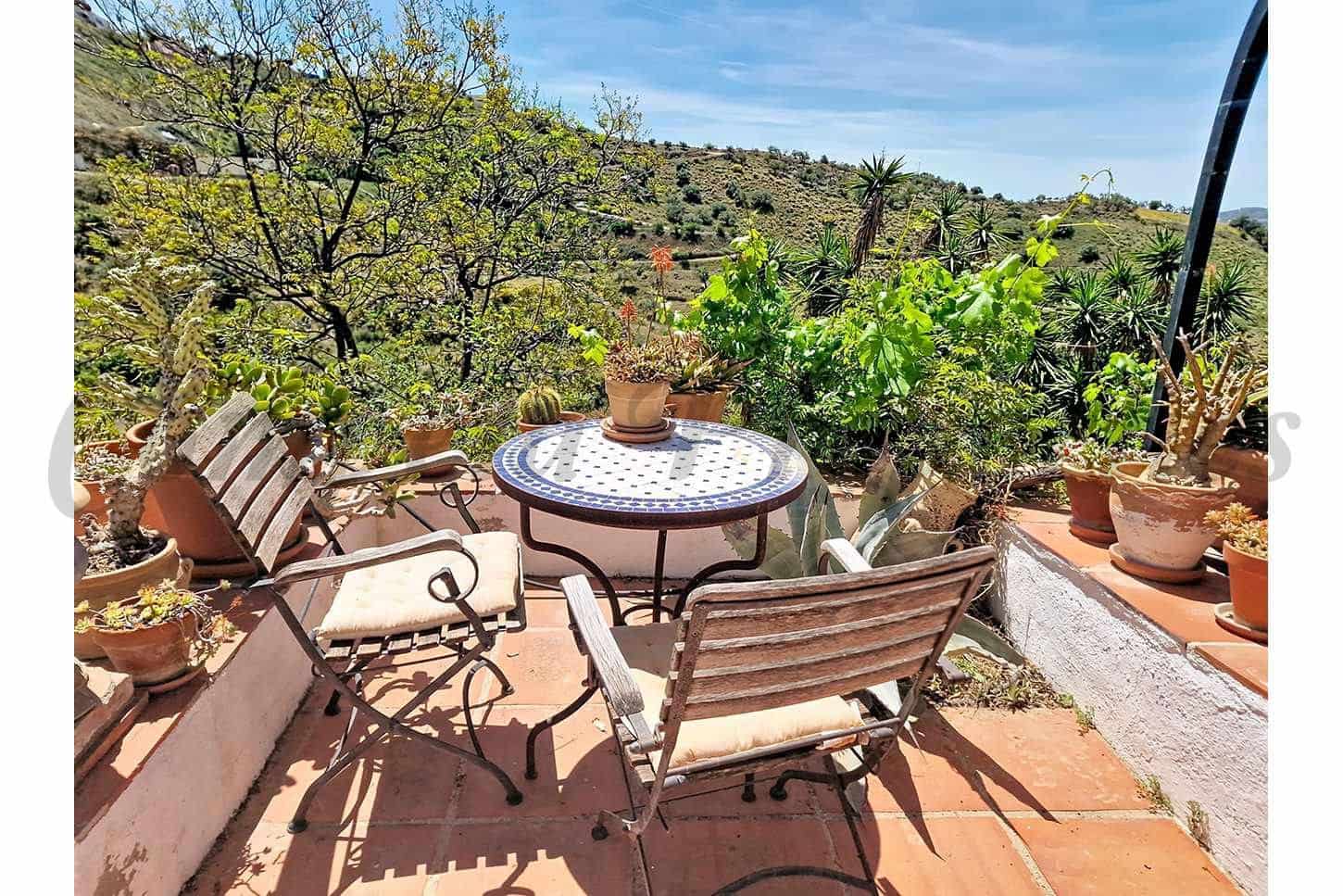 4 sypialnia Finka/Dom wiejski na sprzedaż w Velez-Malaga z basenem garażem - 595 000 € (Ref: 10075741)