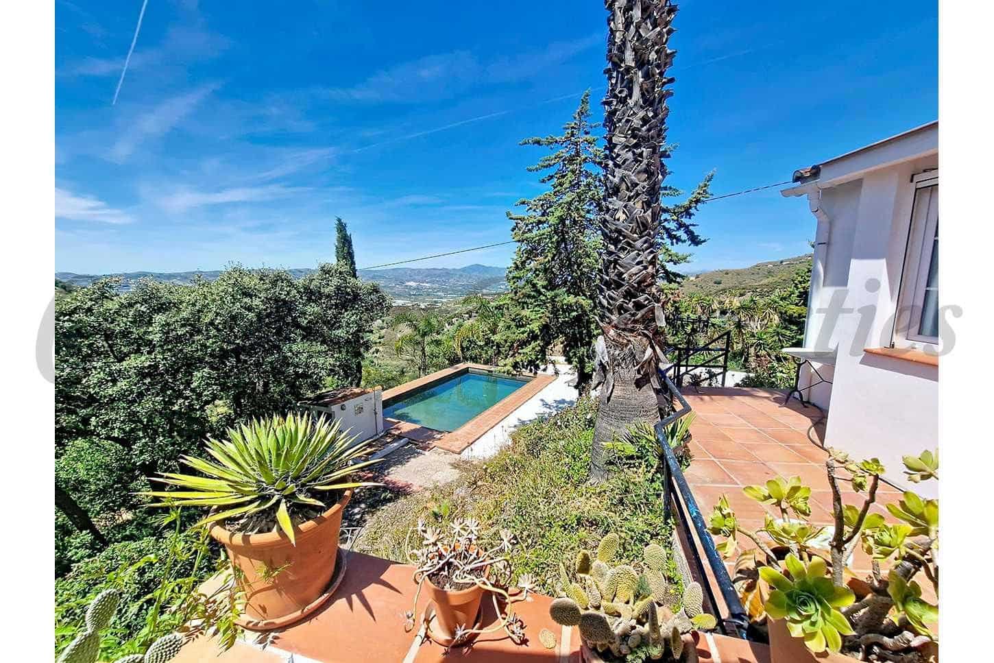 4 sypialnia Finka/Dom wiejski na sprzedaż w Velez-Malaga z basenem garażem - 595 000 € (Ref: 10075741)