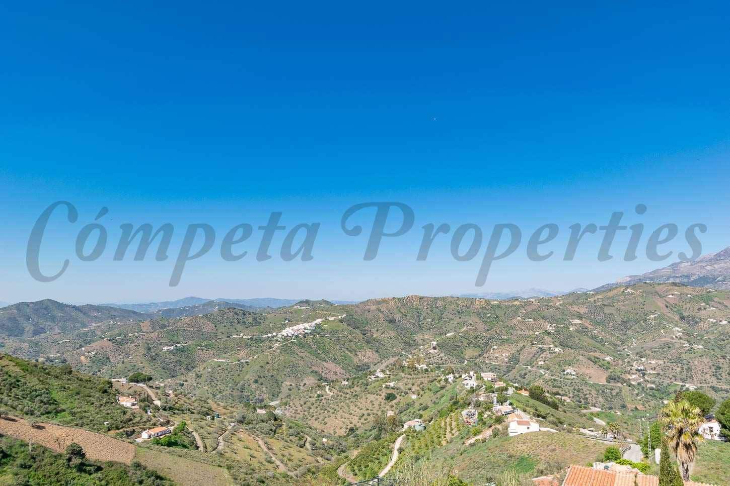 4 bedroom Finca/Country House for sale in Competa with pool garage - € 599,000 (Ref: 10075742)