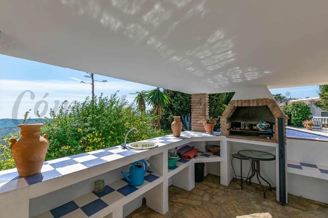 4 bedroom Finca/Country House for sale in Cómpeta with pool garage - € 599,000 (Ref: 10075742)