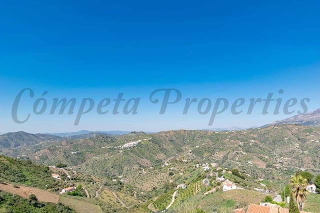 4 bedroom Finca/Country House for sale in Cómpeta with pool garage - € 599,000 (Ref: 10075742)