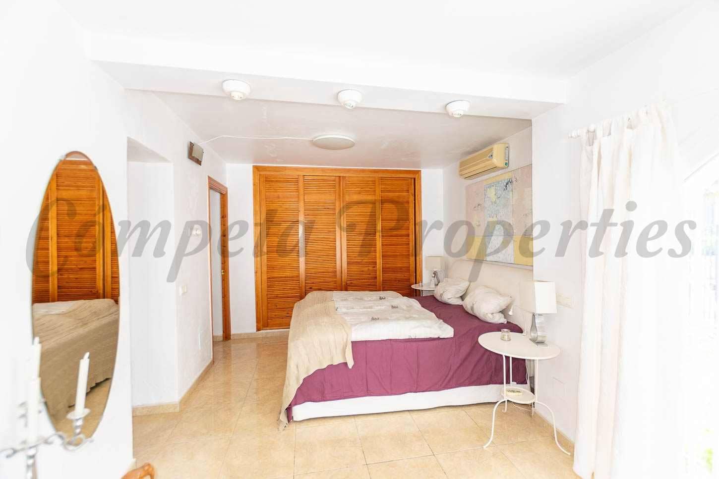 4 bedroom Finca/Country House for sale in Competa with pool garage - € 599,000 (Ref: 10075742)
