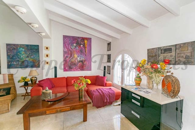 4 bedroom Finca/Country House for sale in Cómpeta with pool garage - € 599,000 (Ref: 10075742)