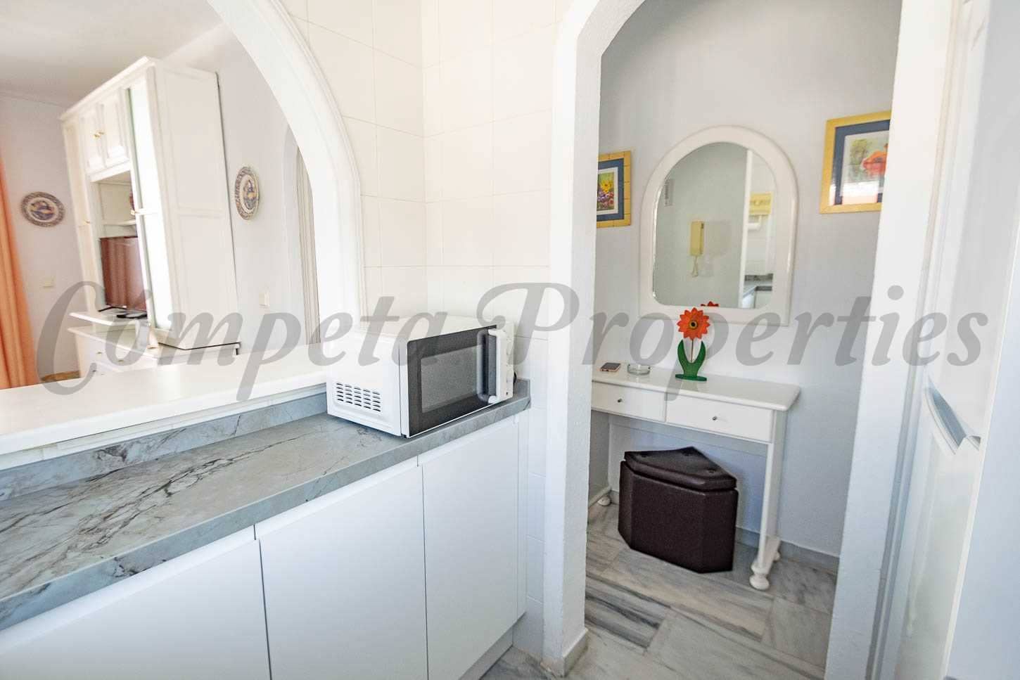 1 slaapkamer Appartement te huur in Torrox-Costa met zwembad - € 850 (Ref: 10075745)
