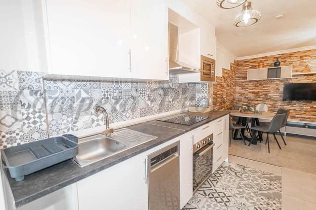 2 soverom Leilighet til leie i Torrox Pueblo, Torrox - € 800 (Ref: 10075754)
